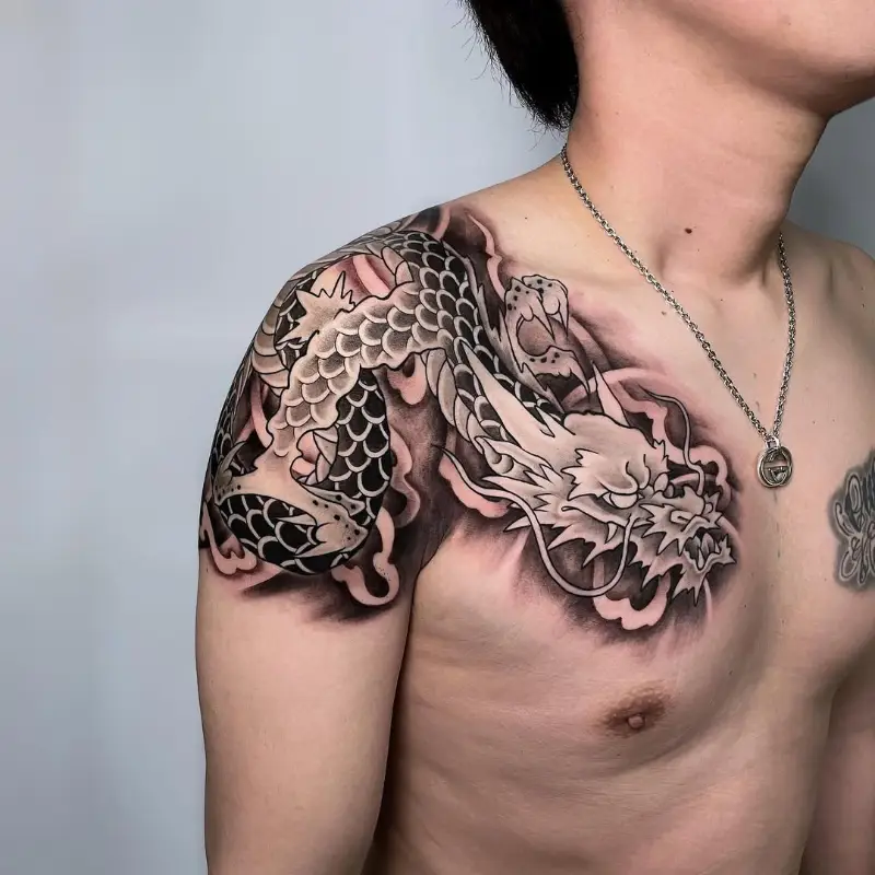 龍・ドラゴンの和彫り|Japanese Traditional Tattoo on Shoulder – Design Example